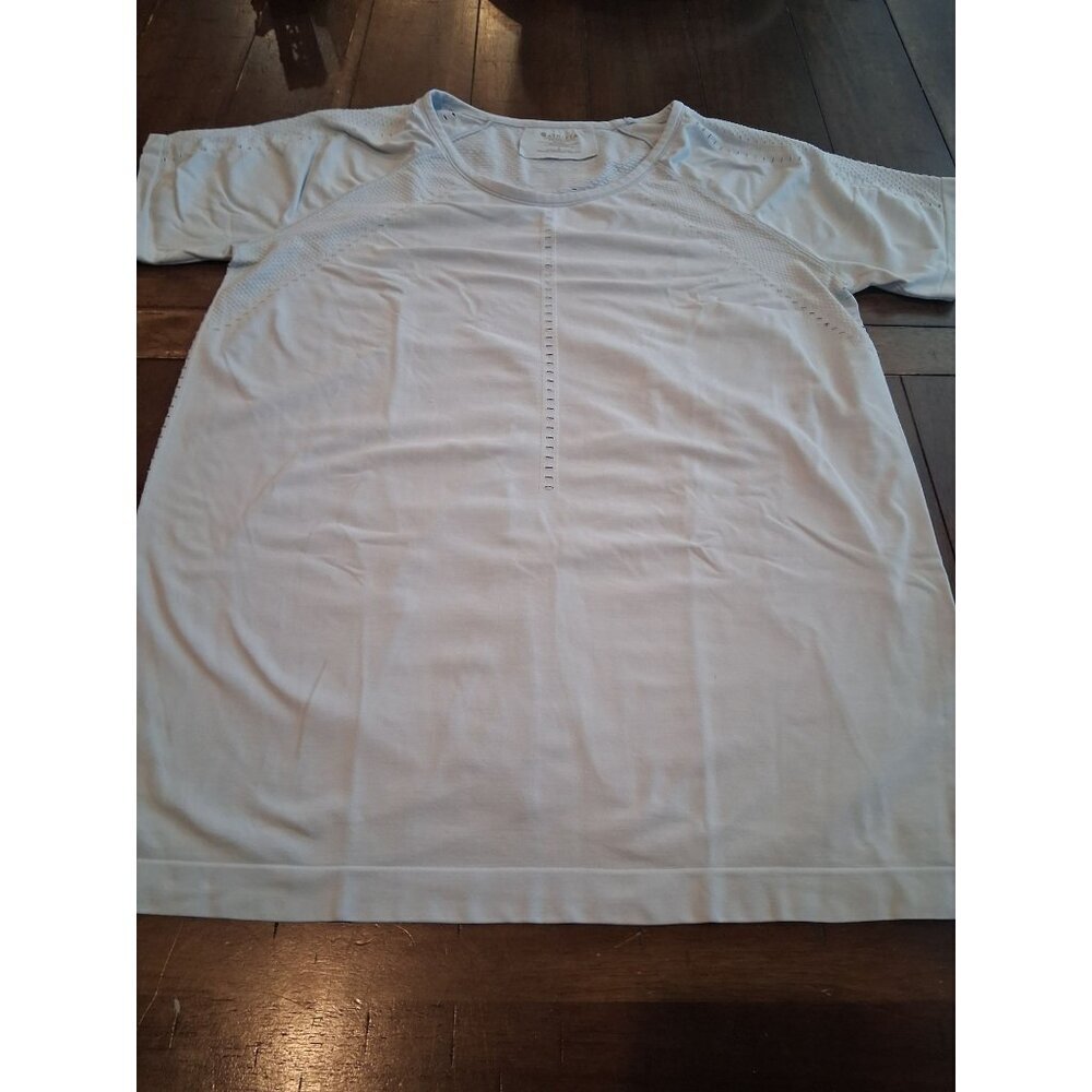 Athleta Light Blue Short Sleeve Lightweight Activewear Top size L